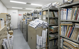 製本書類や図面など保管状態が混在した紙書類の電子化